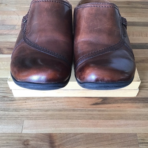 Earth Spirit Classics Emma Brown Leather Clog w/Rubber Outsoles Block Heels 7 - Picture 6 of 9